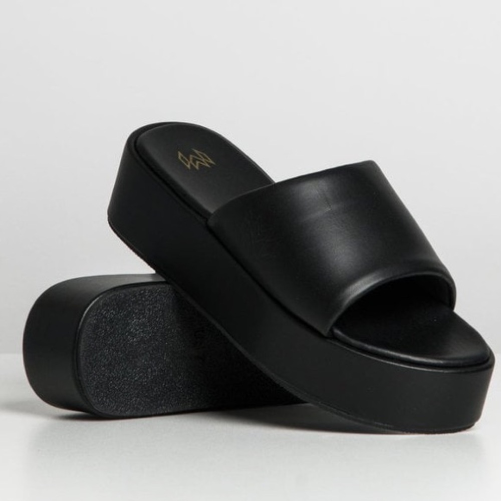 Malvados The Kacey Platform Slide Sandal Black
Y2K Baddie Summer Spring SZ 5/6